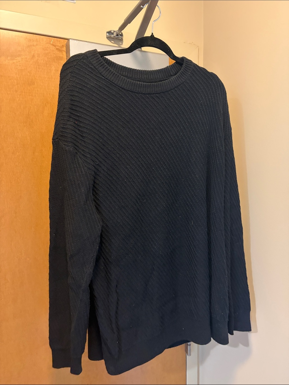 Zara Men's Black Ribbed Crewneck Sweater